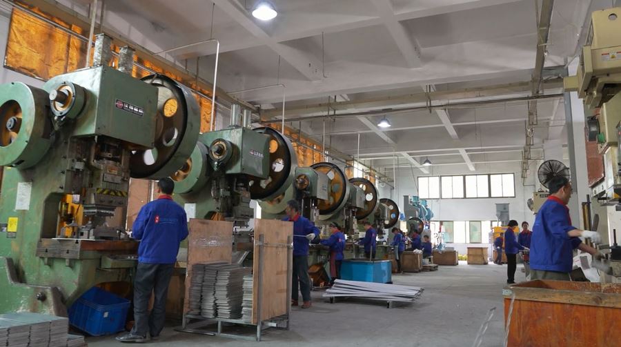 workshop of clamps for tin roof
