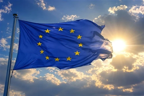 EU phân bổ 5 tỷ euro bảo lãnh để hỗ trợ 15 GW năng lượng tái tạo