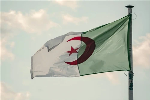 Con đường của Algeria hướng tới 15 GW năng lượng mặt trời